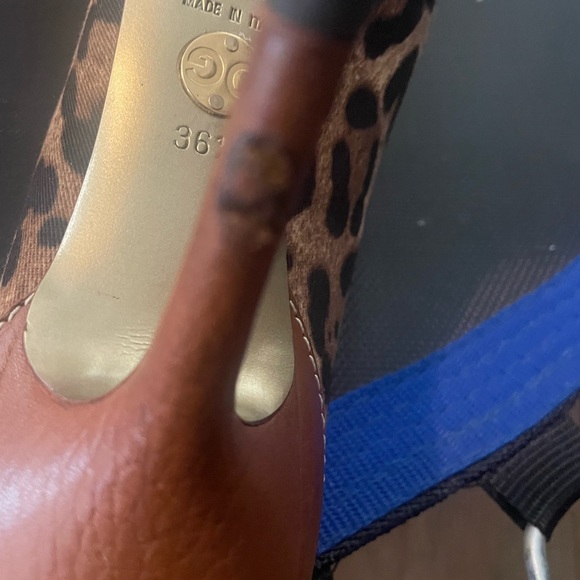 Beautiful DG pumps. - Picture 2 of 4